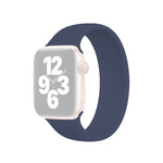 適用 Apple Watch Ultra 49mm & Watch Ultra 2 49mm / Series 10 46mm / 9&8&7 45mm / SE 3&SE 2&6&SE&5&4 44mm / 3&2&1 42mm 純色彈性矽膠錶帶，尺寸：L 156mm