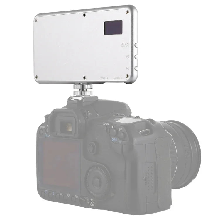 LED011S 口袋型 180 顆 LED 專業 Vlogging 攝影錄影及攝影棚燈，配備 OLED 顯示屏及冷靴轉接座，適用 Canon / Nikon DSLR 相機，180 顆 LED