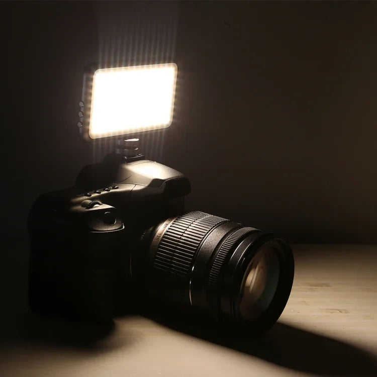 LED-013 口袋型 112 顆 LED 專業 Vlogging 攝影錄影及攝影棚燈，配備 OLED 顯示屏及冷靴轉接座，適用 Canon / Nikon DSLR 相機，112 顆 LED