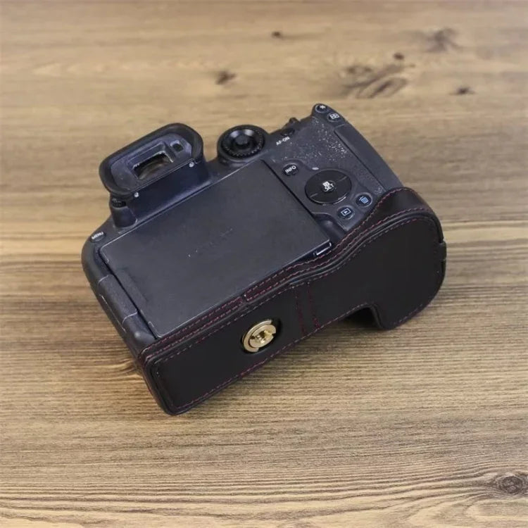 適用 Canon EOS R7 1/4 吋螺紋 PU 皮革相機半套底座，適用 Canon EOS R7