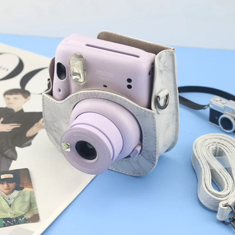 FUJIFILM instax mini 11 / 9 / 8 大理石全身皮革相機包，附背帶