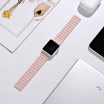 磁吸環錶帶，適用於Apple Watch Series 6 & SE & 5 & 4 44mm / 3 & 2 & 1 42mm，Apple Watch Ultra 49mm / Series 8&7 45mm / SE 2&6&SE&5&4 44mm / 3&2&1 42mm，Apple Watch Series 7 45mm / 6 & SE & 5 & 4 44mm / 3 & 2 & 1 42mm