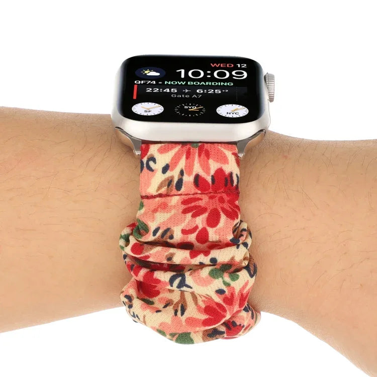 蝴蝶圖案髮圈布料錶帶，適用於 Apple Watch Ultra 49毫米 / Series 8&7 45毫米 / SE 2&6&SE&5&4 44毫米 / 3&2&1 42毫米，適用於 Apple Watch Series 8&7 41毫米 / SE 2&6&SE&5&4 40毫米 / 3&2&1 38毫米