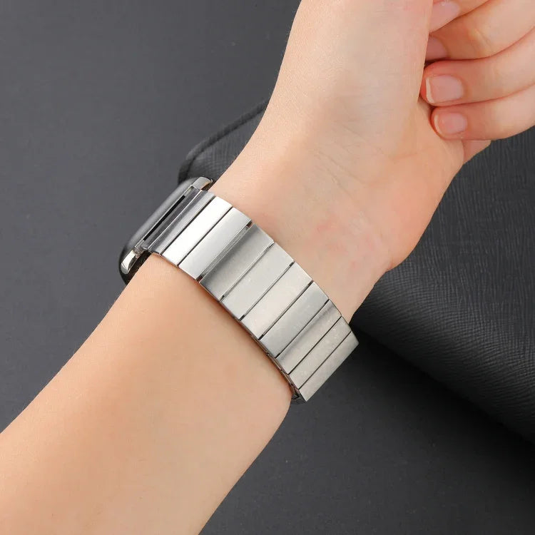 磁吸鋼製錶帶，適用於 Apple Watch 系列，7 41mm / 6&SE&5&4 40mm / 3&2&1 38mm，7 45mm / 6&SE&5&4 44mm / 3&2&1 42mm