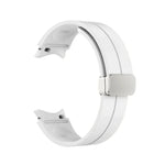 摺疊銀色扣環矽膠錶帶，適用於 Samsung Galaxy Watch5 40&44mm / Pro 45mm