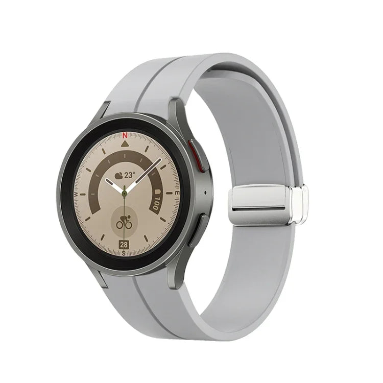 摺疊銀色扣環矽膠錶帶，適用於 Samsung Galaxy Watch5 40&44mm / Pro 45mm