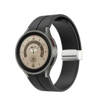 摺疊銀色扣環矽膠錶帶，適用於 Samsung Galaxy Watch5 40&44mm / Pro 45mm