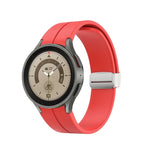 摺疊銀色扣環矽膠錶帶，適用於 Samsung Galaxy Watch5 40&44mm / Pro 45mm