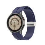 摺疊銀色扣環矽膠錶帶，適用於 Samsung Galaxy Watch5 40&44mm / Pro 45mm
