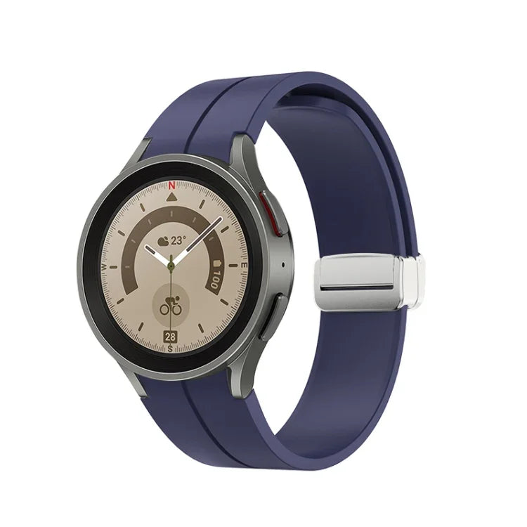 摺疊銀色扣環矽膠錶帶，適用於 Samsung Galaxy Watch5 40&44mm / Pro 45mm