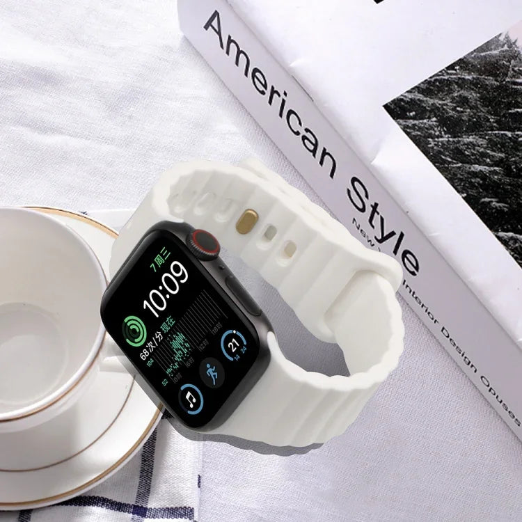 反扣矽膠錶帶，適用於 Apple Watch Ultra 49mm / Series 8&7 45mm / SE 2&6&SE&5&4 44mm / 3&2&1 42mm，適用於 Apple Watch Series 8&7 41mm / SE 2&6&SE&5&4 40mm / 3&2&1 38mm