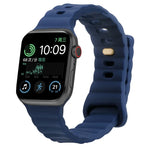 反扣矽膠錶帶，適用於 Apple Watch Ultra 49mm / Series 8&7 45mm / SE 2&6&SE&5&4 44mm / 3&2&1 42mm，適用於 Apple Watch Series 8&7 41mm / SE 2&6&SE&5&4 40mm / 3&2&1 38mm