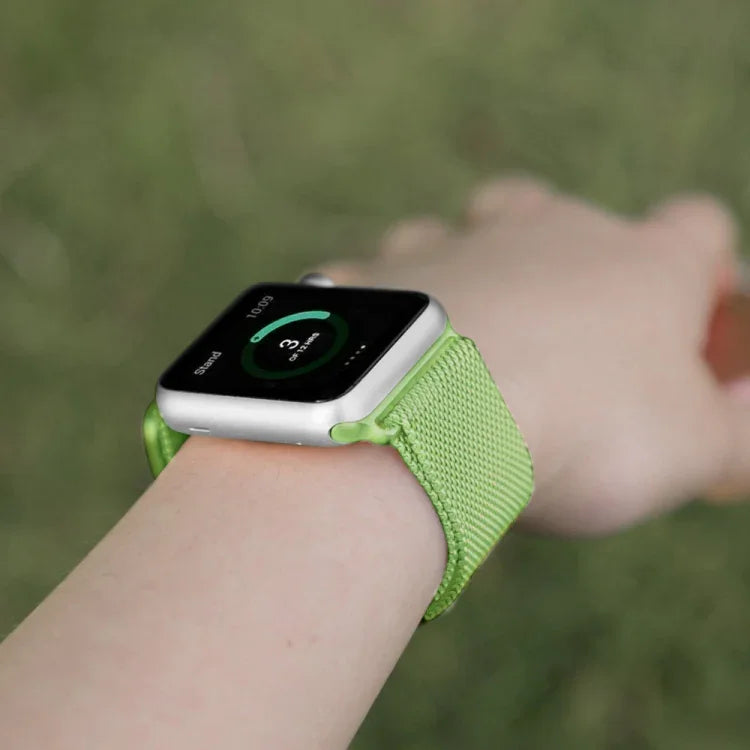 適用於 Apple Watch 系列米蘭尼斯環磁吸不鏽鋼錶帶，5 & 4 40mm / 3 & 2 & 1 38mm，5 & 4 44mm / 3 & 2 & 1 42mm