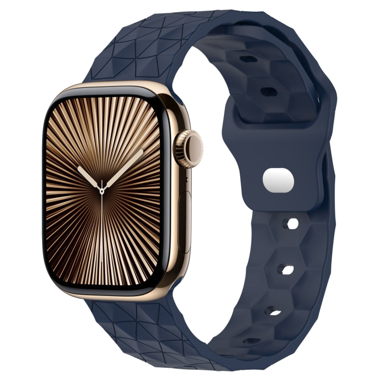 足球紋理矽膠錶帶，適用於 Apple Watch Series 10 46mm，適用於 Apple Watch Series 10 42mm，適用於 Apple Watch SE 2023 44mm，適用於 Apple Watch SE 2023 40mm