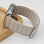 反扣磁性矽膠錶帶，適用於 Apple Watch SE 2023 40mm，適用於 Apple Watch Ultra 2 49mm，適用於 Apple Watch Series 9 45mm