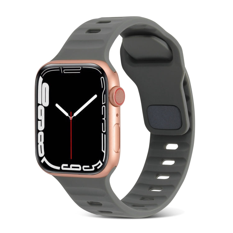 方扣條紋矽膠錶帶，適用於 Apple Watch Ultra 2 49mm，適用於 Apple Watch Series 9 45mm