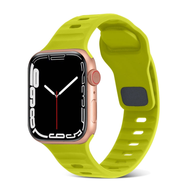 方扣條紋矽膠錶帶，適用於 Apple Watch Ultra 2 49mm，適用於 Apple Watch Series 9 45mm
