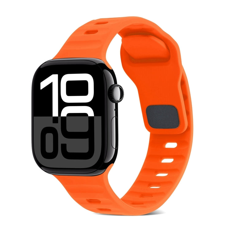 方扣條紋矽膠錶帶，適用於 Apple Watch Series 10 46mm，適用於 Apple Watch Series 10 42mm