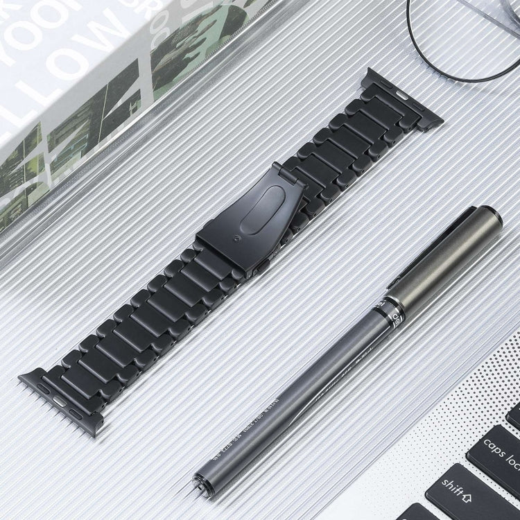 五珠鈦鋼錶帶，適用於 Apple Watch Ultra 49mm，適用於 Apple Watch SE 2023 44mm，適用於 Apple Watch SE 2023 40mm，適用於 Apple Watch Ultra 2 49mm，適用於 Apple Watch Series 9 45mm，適用於 Apple Watch SE 2022 40mm，適用於 Apple Watch SE 2022 44mm