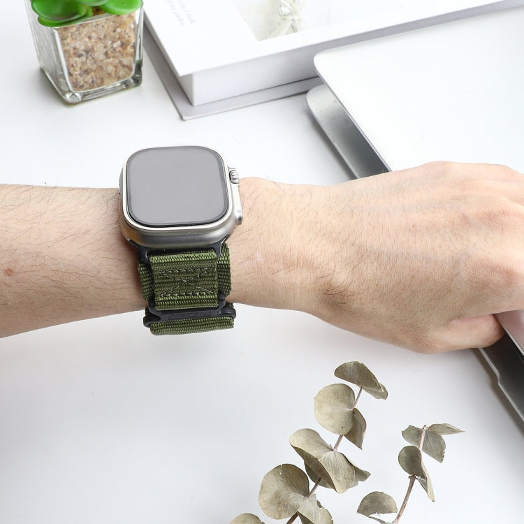 AW尼龍雙段式錶帶，適用於Apple Watch Series 7 41mm、Apple Watch Series 7 45mm、Apple Watch SE 40mm、Apple Watch SE 44mm、Apple Watch Series 6 40mm、Apple Watch Series 6 44mm、Apple Watch Series 5 44mm