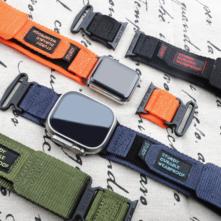 AW尼龍雙段式錶帶，適用於Apple Watch Series 10 46mm、Apple Watch Series 10 42mm、Apple Watch SE 2023 44mm、Apple Watch SE 2023 40mm、Apple Watch Ultra 2 49mm、Apple Watch Series 9 45mm、Apple Watch Series 9 41mm