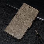 蕾絲花紋壓紋翻蓋皮革手機殼，適用於 iPhone 17e / 16e、iPhone 17 Pro Max、iPhone 17 Pro、iPhone 17、iPhone Air、iPhone 16 Pro Max、iPhone 16 Pro、iPhone 16 Plus