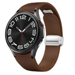 磁吸銀色扣頭皮革矽膠錶帶，適用於 Samsung Galaxy Watch 6