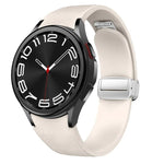 磁吸銀色扣頭皮革矽膠錶帶，適用於 Samsung Galaxy Watch 6
