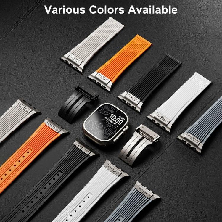 直紋鈦合金扣彈性矽膠錶帶，適用於 Apple Watch SE 44毫米，Apple Watch Series 6 44毫米，Apple Watch Series 5 44毫米，Apple Watch Series 4 44毫米，Apple Watch Series 3 42毫米，Apple Watch Series 2 42毫米