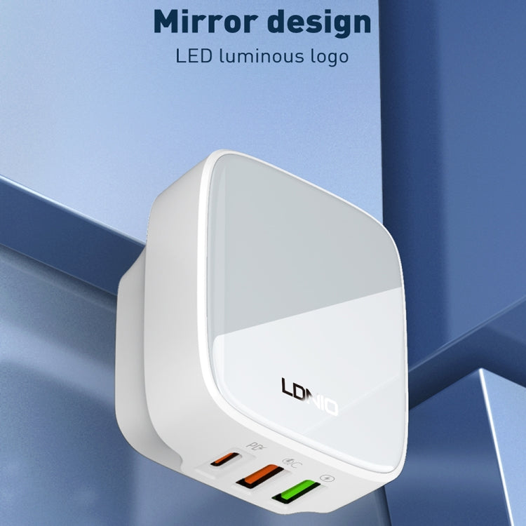 LDNIO Q334 32W Type-C + 雙 USB 埠充電器，附 1米 Micro USB 數據線，歐規插頭