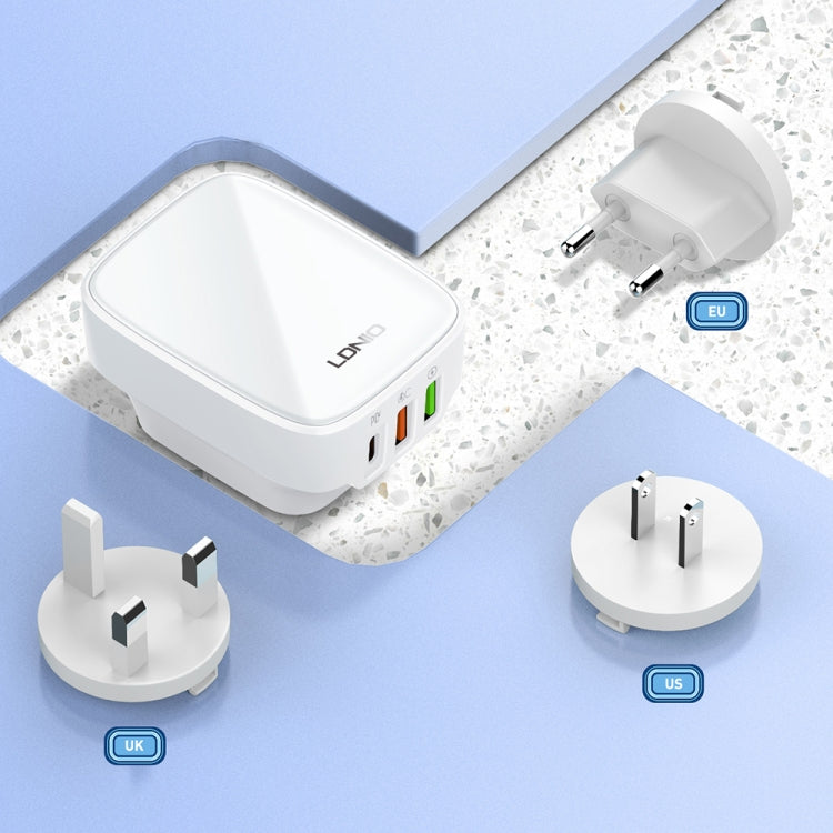 LDNIO Q334 32W Type-C + 雙 USB 埠充電器，附 1米 Micro USB 數據線，歐規插頭