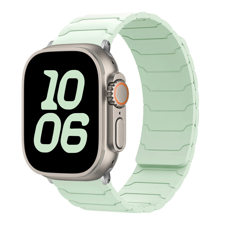 磁吸矽膠錶帶，適用 Apple Watch 46mm / 49mm / 45mm / 44mm，適用 Apple Watch 42mm / 41mm / 40mm / 38mm