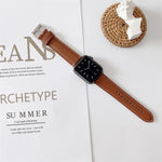 V 尾式縫線皮革錶帶，適用於 Apple Watch 5 & 4 44mm / 3 & 2 & 1 42mm，適用於 Apple Watch Series 8&7 41mm / SE 2&6&SE&5&4 40mm / 3&2&1 38mm，適用於 Apple Watch Series 7 41mm / 6 & SE & 5 & 4 40mm / 3 & 2 & 1 38mm