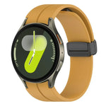 xDfind 折疊磁吸黑色扣環矽膠錶帶，適用 Samsung Galaxy Watch7 / FE / 6 / 5 / 4