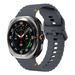 適用於 Samsung Galaxy Watch8 Classic 46mm / Watch8 44mm / 40mm xDfind 波浪紋縫線矽膠錶帶，L