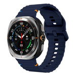 適用於 Samsung Galaxy Watch8 Classic 46mm / Watch8 44mm / 40mm xDfind 波浪紋縫線矽膠錶帶，L