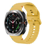 適用於 Samsung Galaxy Watch8 Classic 46mm / Watch8 44mm / 40mm xDfind 波浪紋縫線矽膠錶帶，L