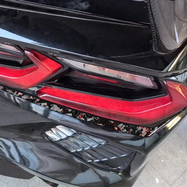 2pcs/Set Forged Gold Foil Carbon Fiber Car Taillight Below Decorative Sticker for Chevrolet Corvette C8 2020-, Left and Right Driver, Taillight Below