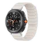 xDfind 磁吸矽膠錶帶，適用於 Samsung Galaxy Watch Ultra / Ultra 2025，Samsung Galaxy Watch8 / 8 Classic，Samsung Galaxy Watch 7 / 6 / 5 / FE