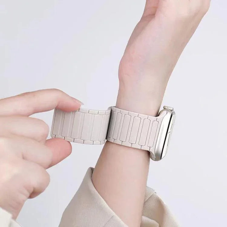 xDfind I 形磁性矽膠錶帶，適用於 Apple Watch 42 / 44 / 45 / 46 / 49mm，適用於 Apple Watch 38 / 40 / 41 / S10 42mm