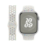 帶有3D曲面膜的蝴蝶扣彩點矽膠錶帶，適用於Apple Watch系列42毫米