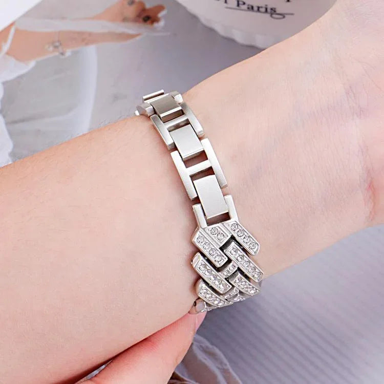 xDfind 鑽孔斜紋 H 形金屬錶帶，適用於 Apple Watch 42 / 44 / 45 / 46 / 49mm，適用於 Apple Watch 38 / 40 / 41 / S11 42mm