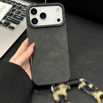 仿麂皮布料TPU手機殼附絲網印刷兔子絨繩，適用於 iPhone 17 Pro Max，適用於 iPhone 17 Pro，適用於 iPhone 17，適用於 iPhone 16 Pro Max，適用於 iPhone 16 Pro，適用於 iPhone 16，適用於 iPhone 15 Pro Max，適用於 iPhone 15 Pro