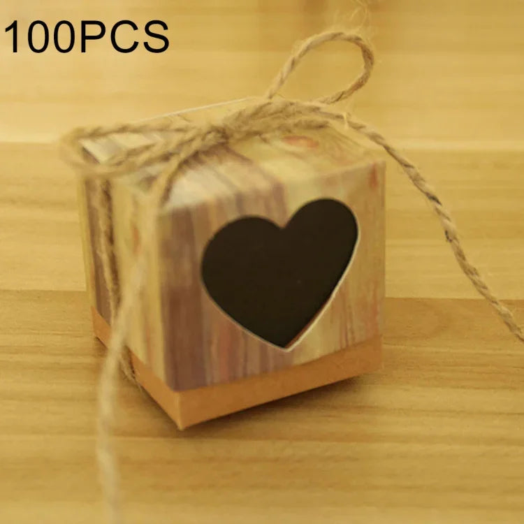 100片婚禮木紋心形圖案鏤空牛皮紙糖果盒，尺寸：5x5x5cm，黑色心形，LOVE心形