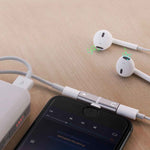 2合1 8針5V 1A聽音通話音頻轉換耳機轉接器，型號IP8P3681B、IP8P3681S
