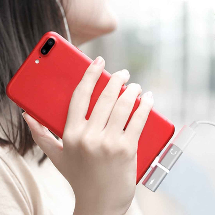 2合1 8針5V 1A聽音通話音頻轉換耳機轉接器，型號IP8P3681B、IP8P3681S