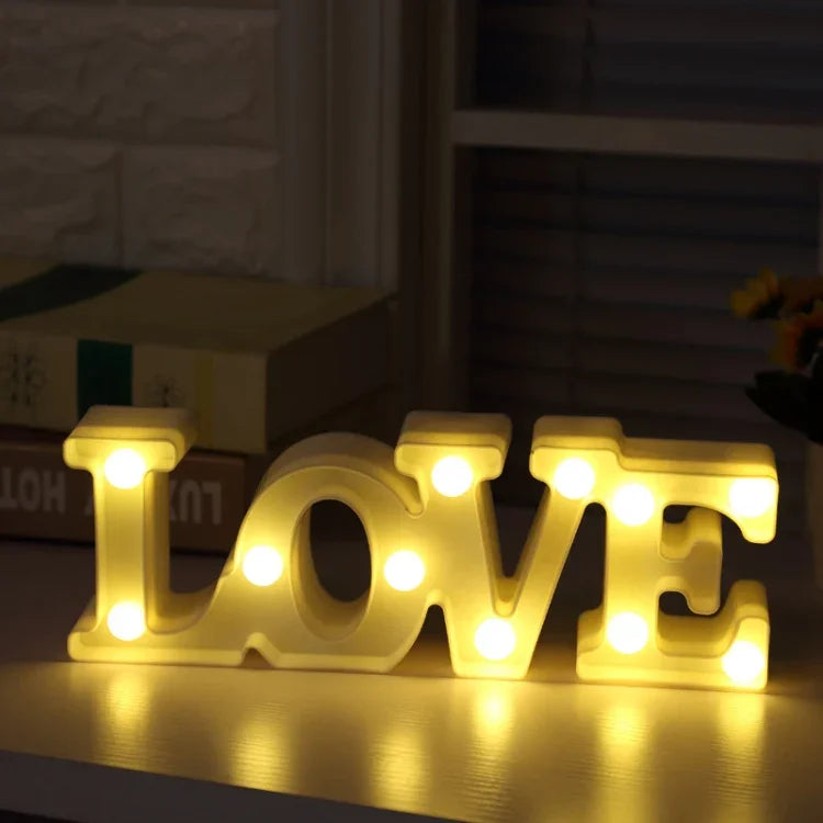 2節AA電池供電派對節慶桌燈 夜燈，LOVE（紅色），LOVE（白色）