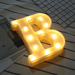 乾電池供電暖白色立式掛式 LED 節日燈，A，N，B，O，C，P，D，Q，E，R，F，G，T，U，V，I，W，J，K，X，L，M，Z