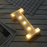 乾電池供電暖白色立式掛式 LED 節日燈，A，N，B，O，C，P，D，Q，E，R，F，G，T，U，V，I，W，J，K，X，L，M，Z