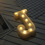 乾電池供電暖白色立式掛式 LED 節日燈，A，N，B，O，C，P，D，Q，E，R，F，G，T，U，V，I，W，J，K，X，L，M，Z